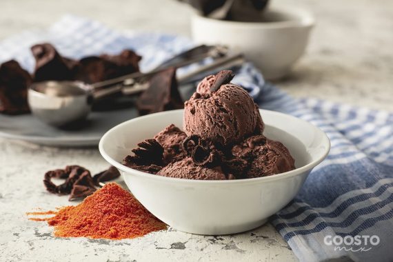 Înghețată de ciocolată ușor picantă
