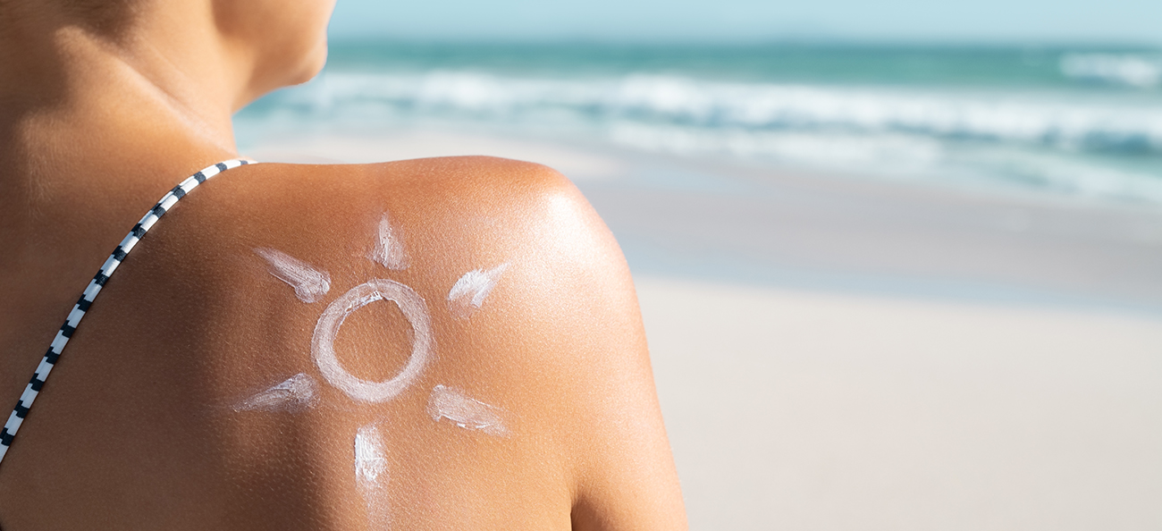 Cum să îți îngrijești pielea împotriva razelor solare?